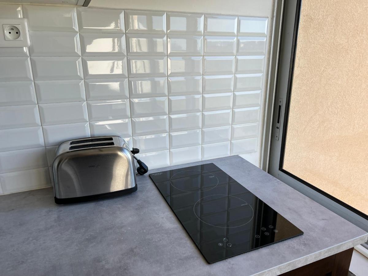 Joli Studio Tres Clair A Proximite Mer Pour 3 Personnes La Londe-les-Maures Exterior foto