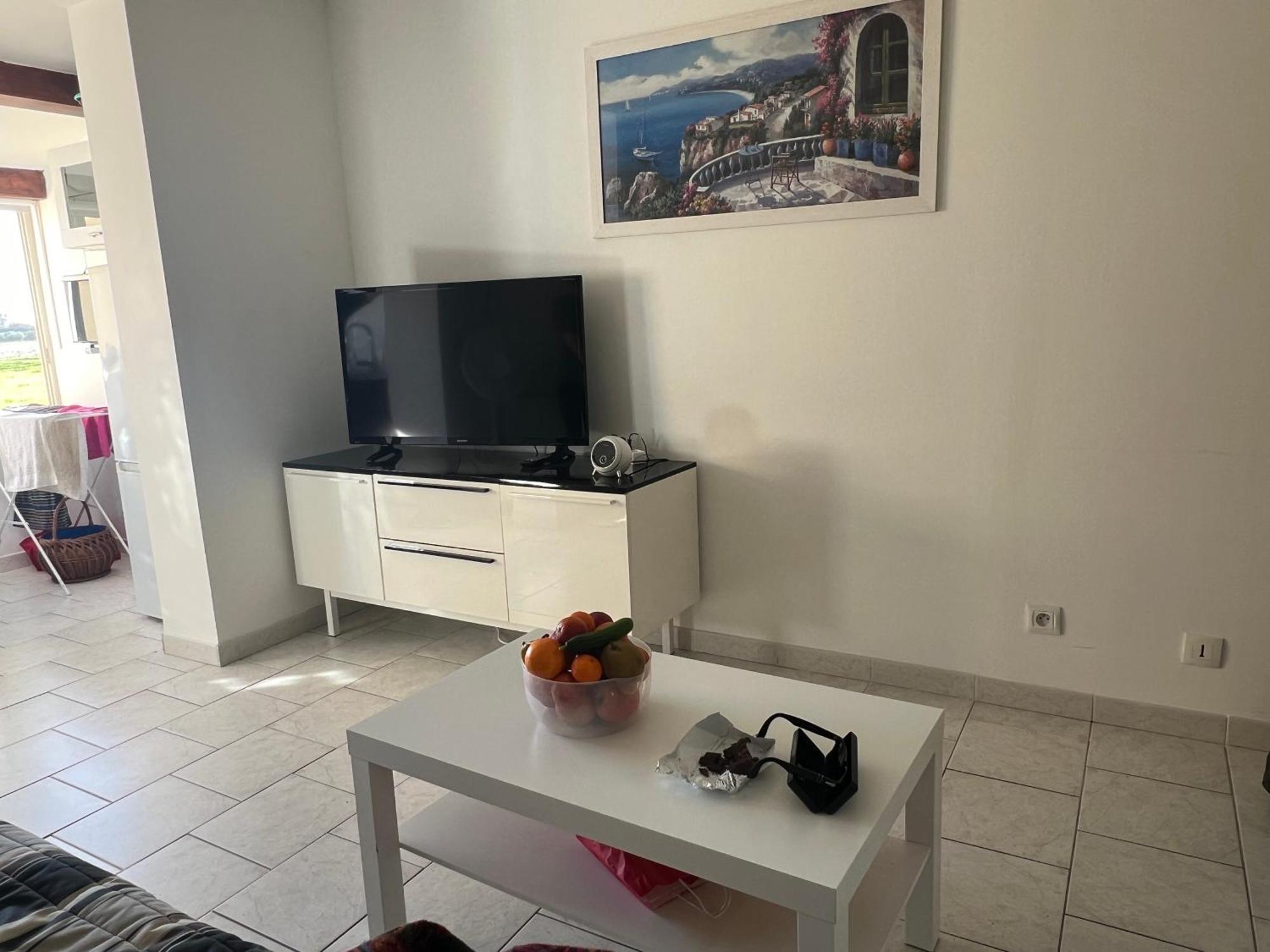Joli Studio Tres Clair A Proximite Mer Pour 3 Personnes La Londe-les-Maures Exterior foto