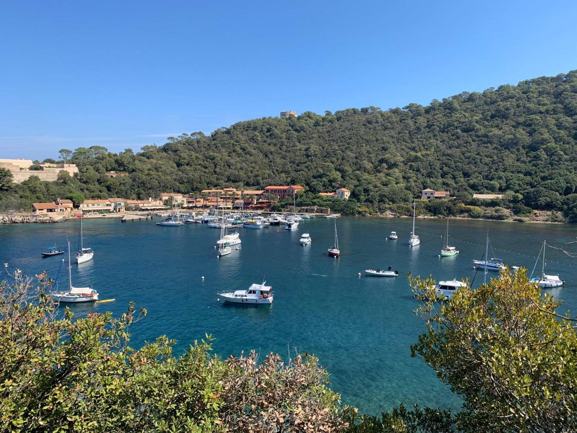 Joli Studio Tres Clair A Proximite Mer Pour 3 Personnes La Londe-les-Maures Exterior foto